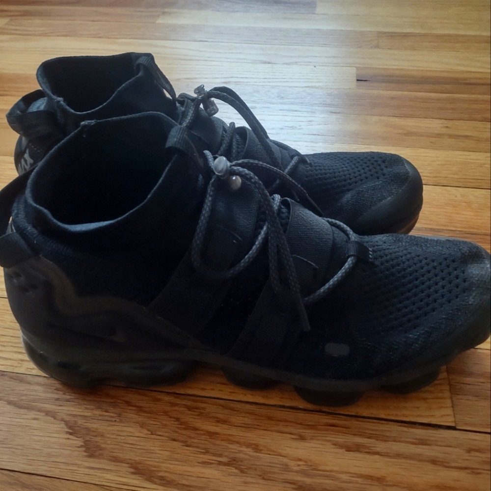 Triple black Nike air vapormax